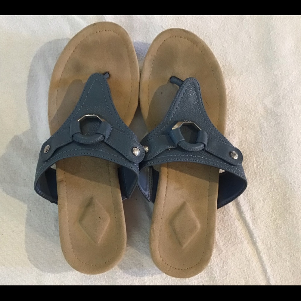 Women’s St. John’s Bay sandal flip flop size 9.5